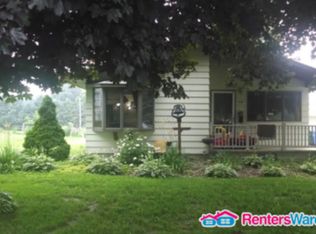 115 1st Ave SE, Altura, MN 55910