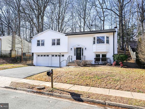 3rd image of 13318 Nassau Dr