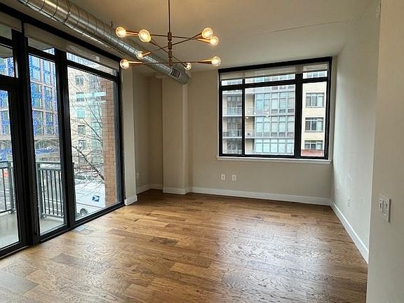 3rd image of 2000 Clarendon Blvd Unit 302