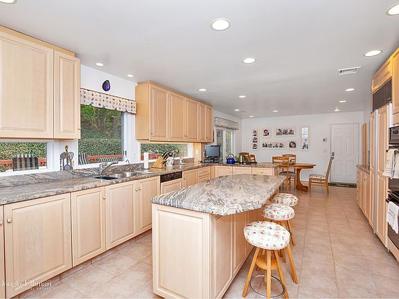 5th image of 185 Birch Dr