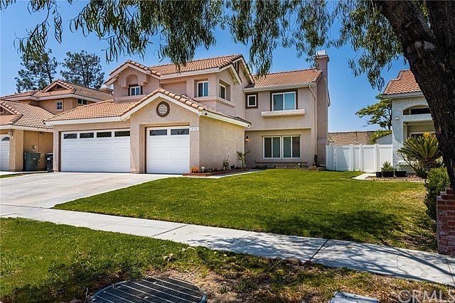 1st image of 378 Colfax Cir