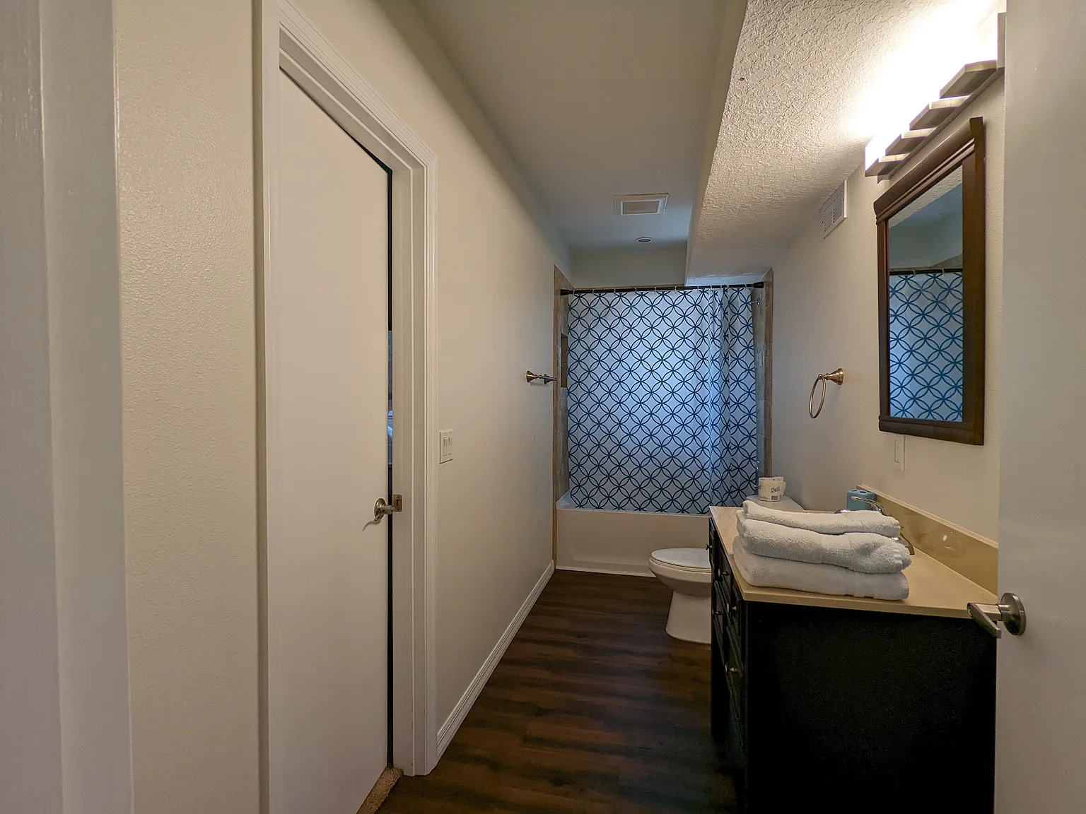 7 bed, 1800 sqft, $1,100 — Photo 2