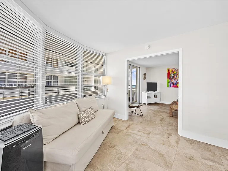 5555 Collins Ave #4B — Photo 6