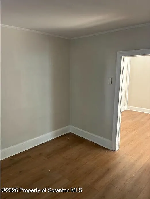 3 bed, 1.0 bath, 1398 sqft, $1,700 — Photo 2