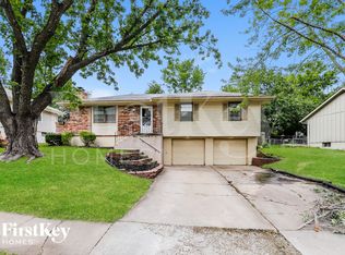 400 SW Oxford Dr, Blue Springs, MO 64015