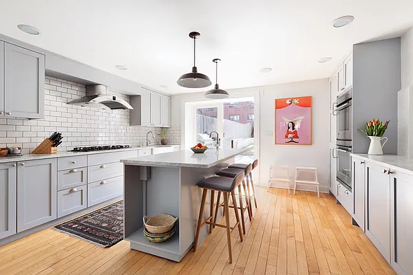 Sold by Compass | media 4