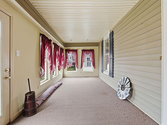5th image of 433 N College St