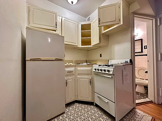 Rented by Oxford Property Group | media 12