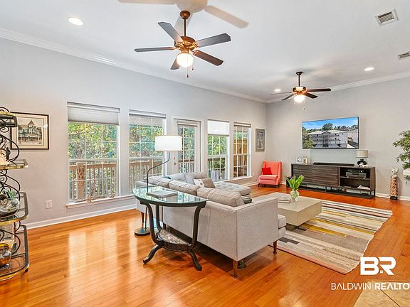 2nd image of 4 Yacht Club Dr APT 80