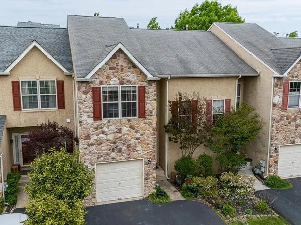 80 Chadwick Cir, Norristown, PA 19403