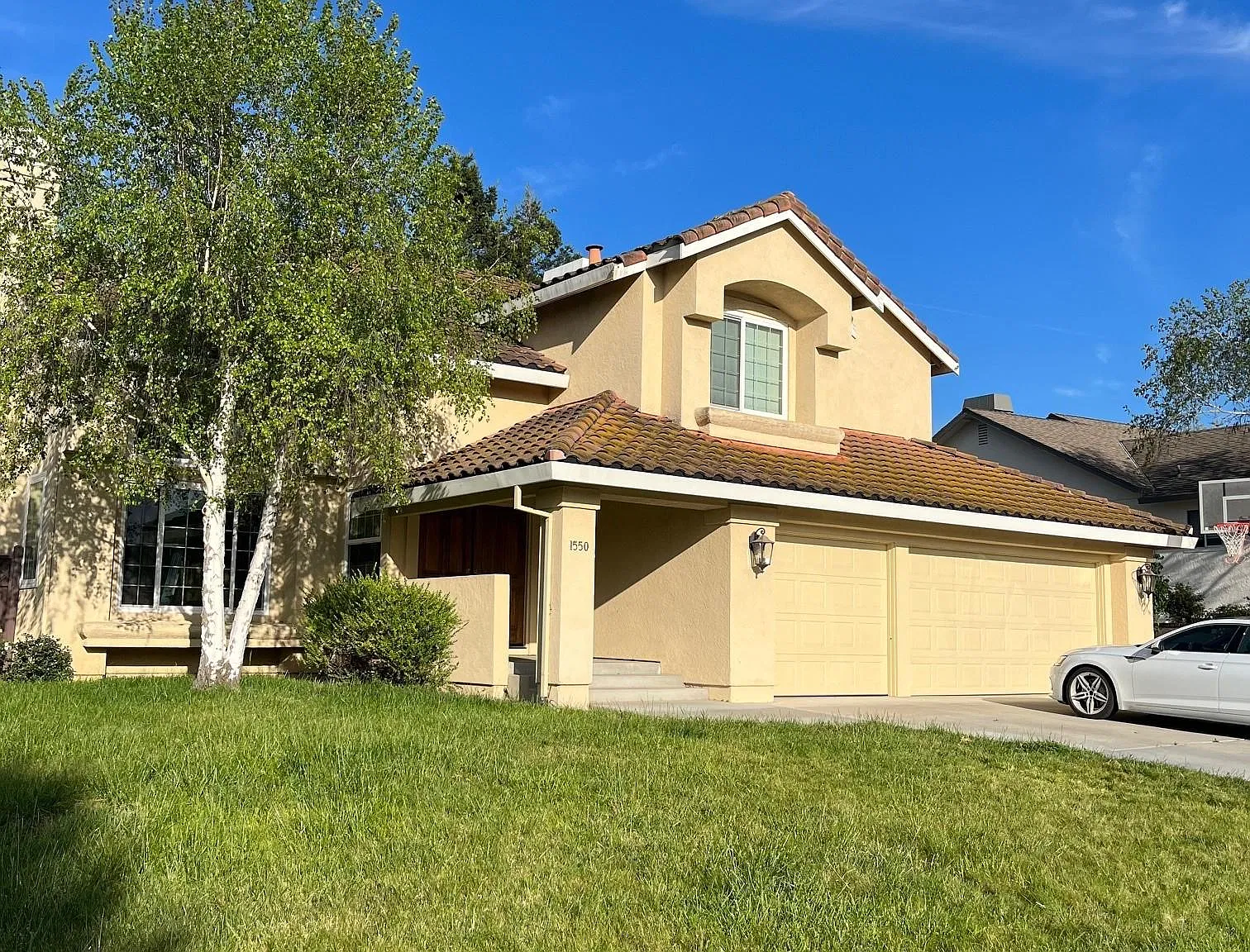 4 bed, 2538 sqft, $4,000 — Photo 1