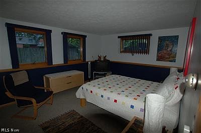 5th image of 3821 Lake Rd W