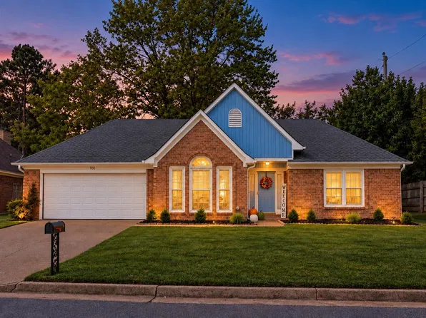 701 Sunshine Dr, Cordova, TN 38018