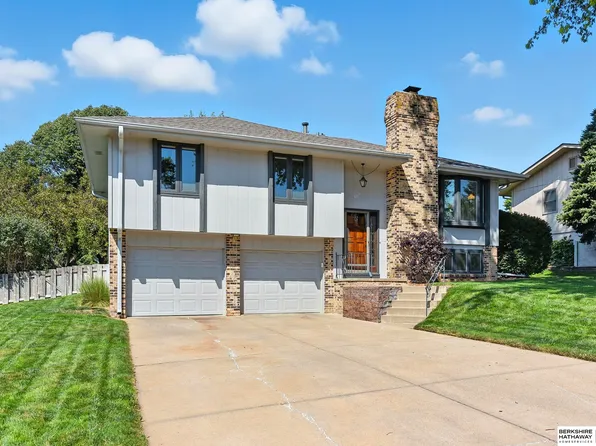 6618 S 72nd Ave, Ralston, NE 68127