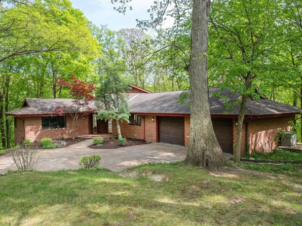 377 Pawnee Dr, West Lafayette, IN 47906