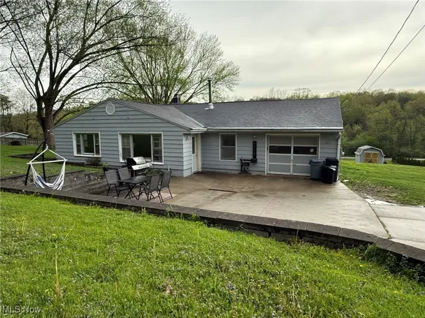 6575 Pleasant Lake Dr SE, East Sparta, OH 44626