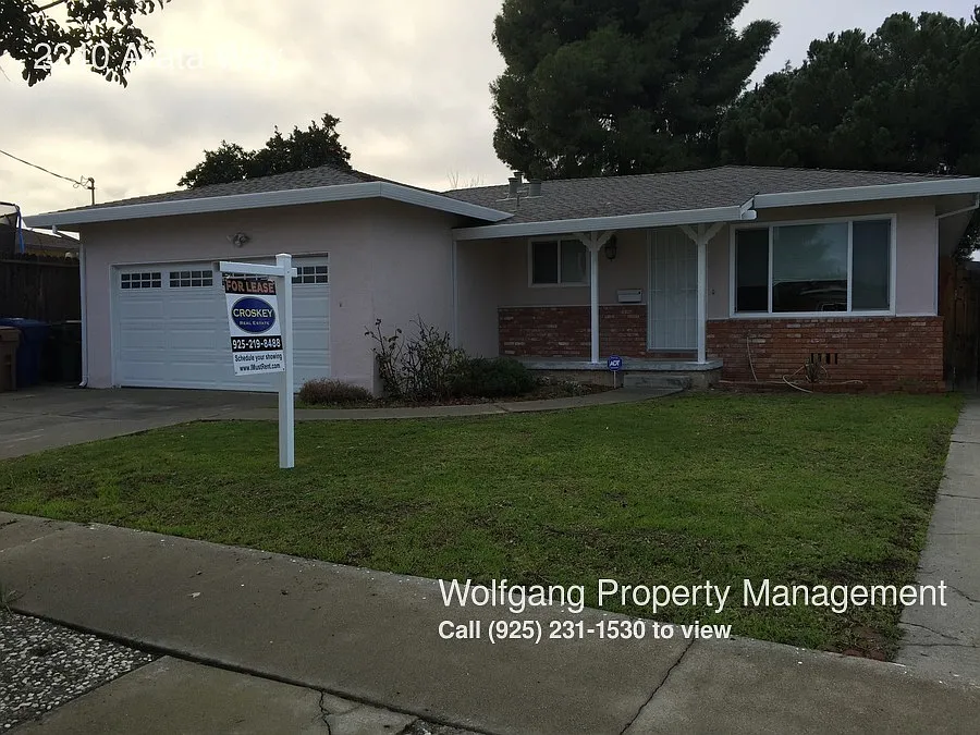 2240 Arata Way photo 1