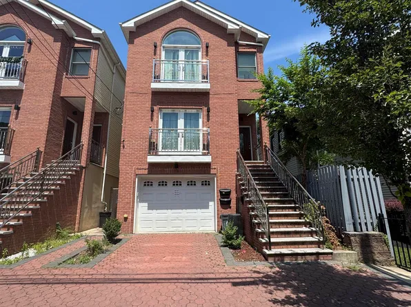 58 Bostwick Avenue image 1 of 9