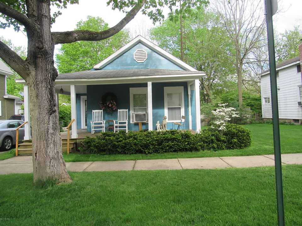 1st image of 107 Parkway St