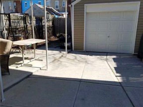4th image of 14318 Ferndale Ave