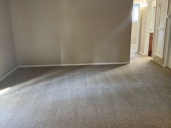 3rd image of 915 N 48th Ave APT 13