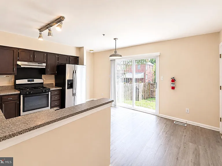 638 Villager Cir — Photo 8