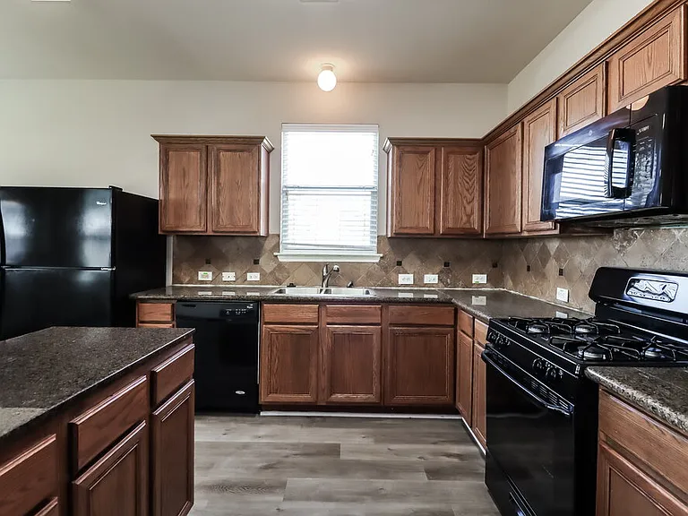 19107 Remington Grove Ct — Photo 9