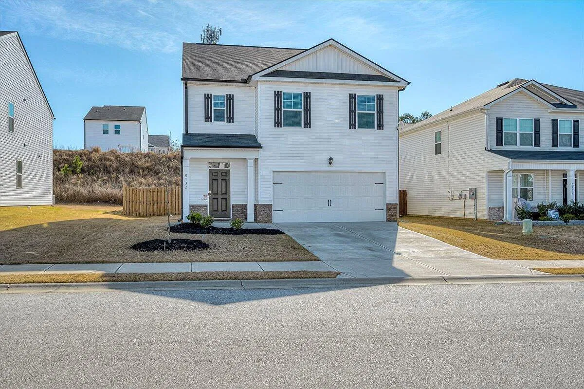 5 bed, 3.0 bath, 2388 sqft, $2,300 — Photo 1