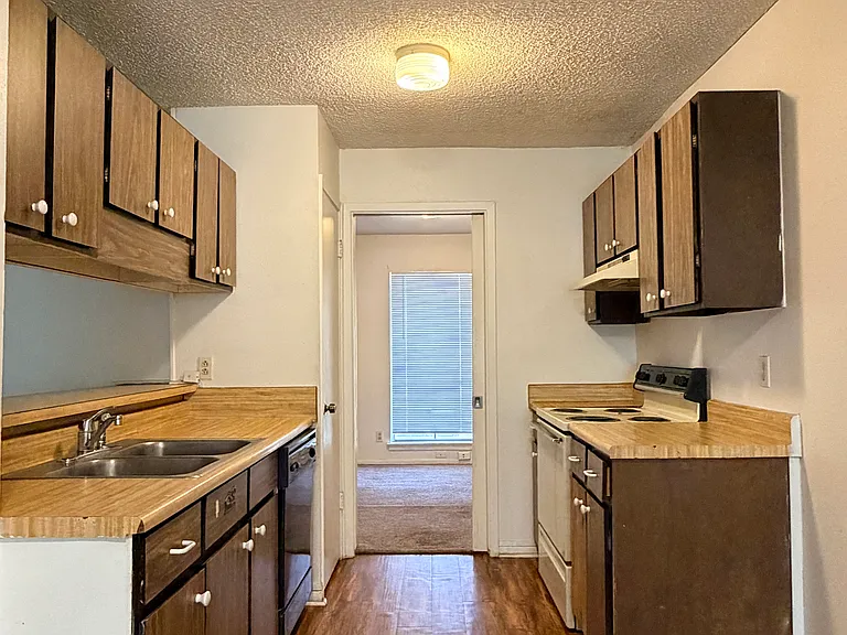 4915 Sierra Madre Dr — Photo 23