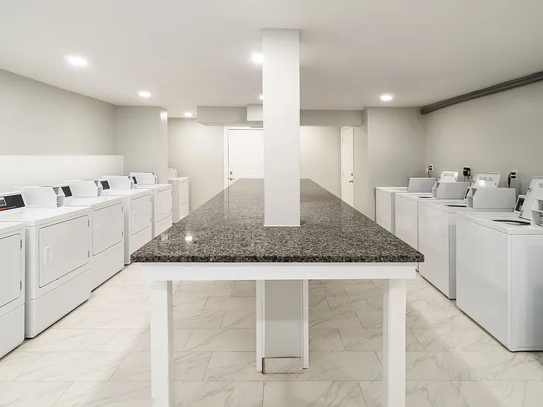 Crystal Heights Apartments — Photo 15