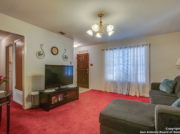 4th image of 527 Wimberly Blvd