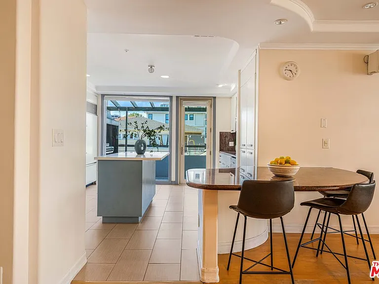 1645 Malcolm Ave #302 — Photo 9