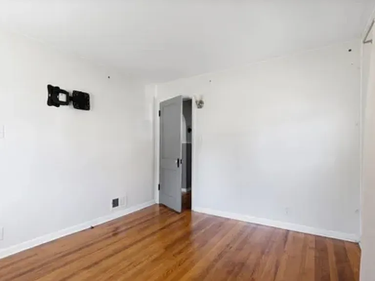 16 Wellington Rd — Photo 11
