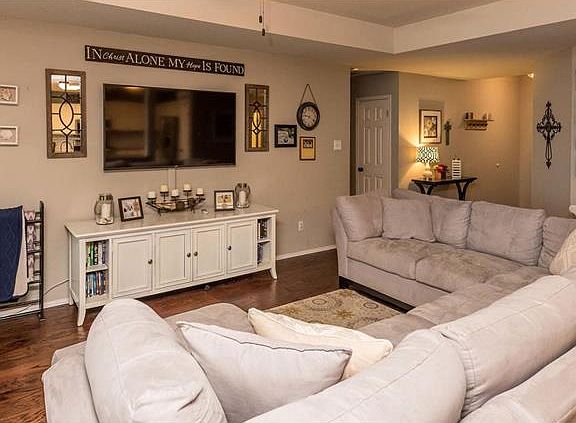 5th image of 1516 Country Squire Dr
