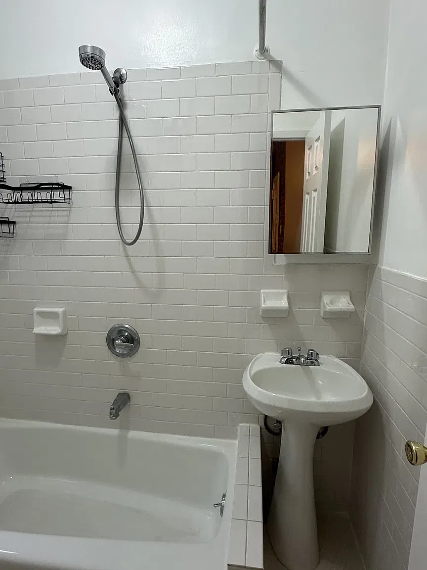 168 Sherman Avenue — Photo 2