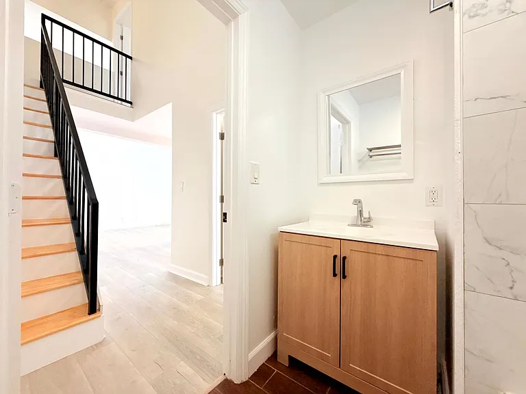 432 N Kingsley Dr. — Photo 12