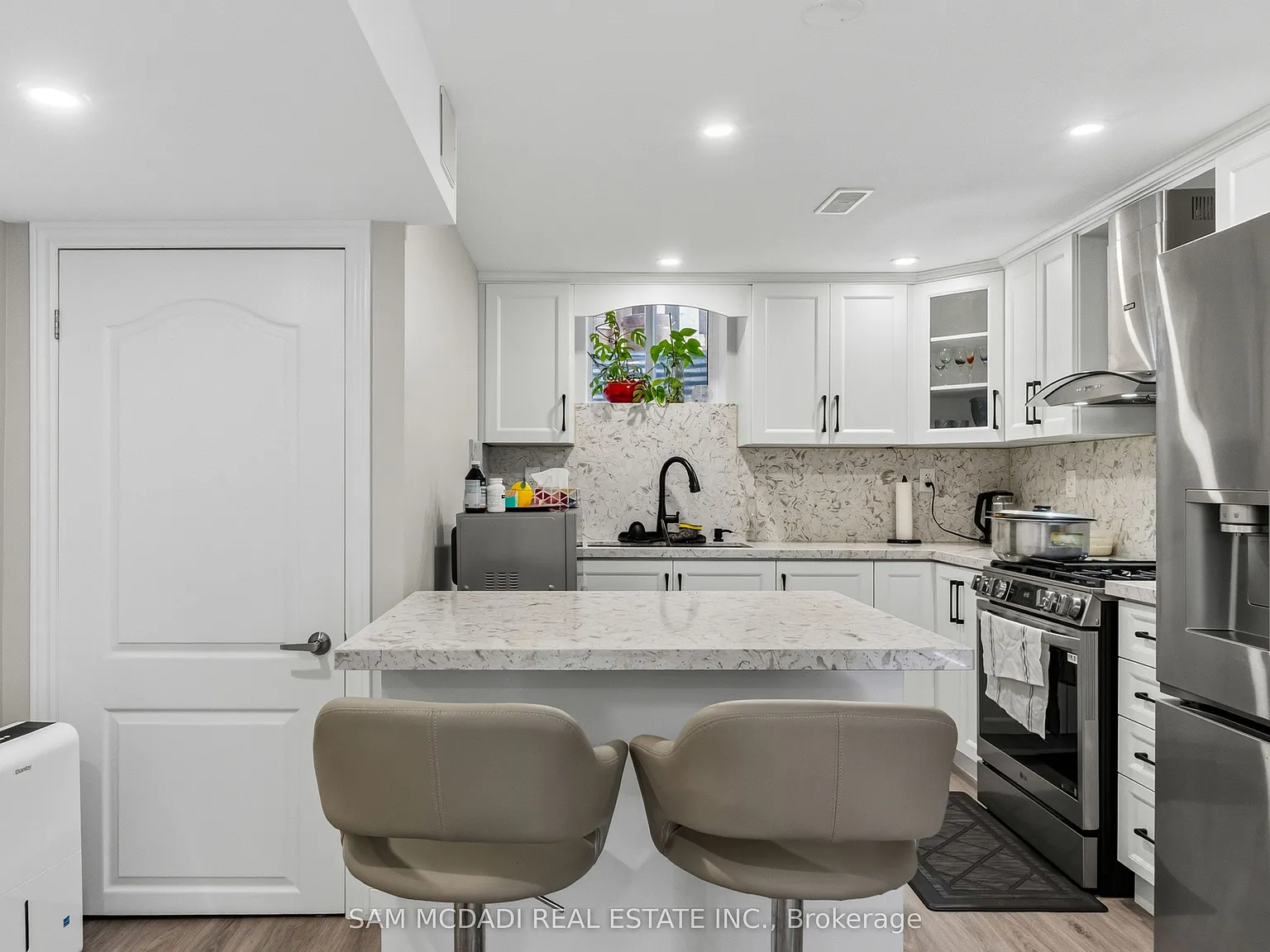2 bed, $1,850 — Photo 4