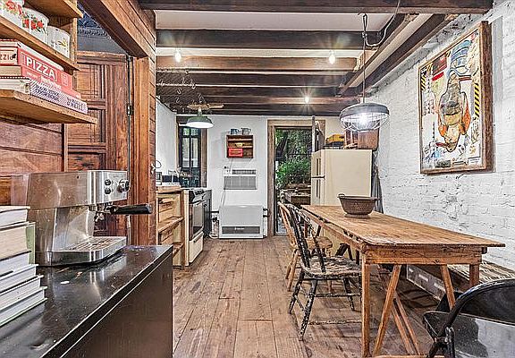3rd image of 271 E 7th St #1