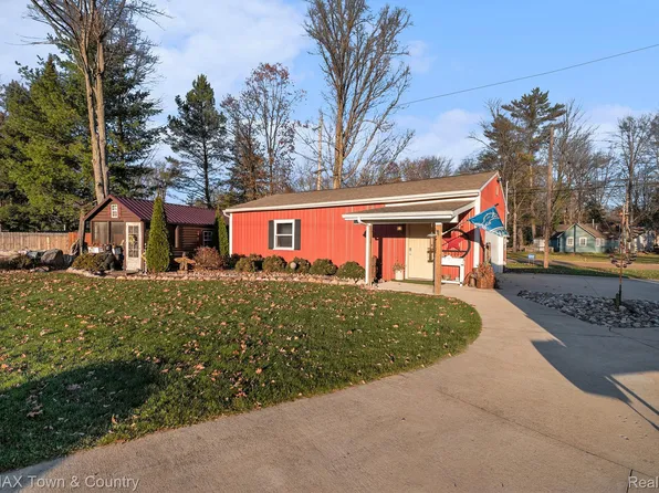 4153 Bayview Dr, Beaverton, MI 48612