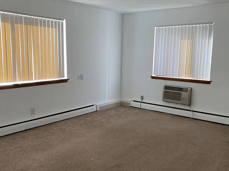 2700 Humboldt Ave S — Photo 18
