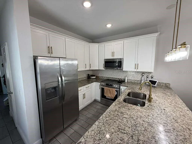408 Finley Ave — Photo 12