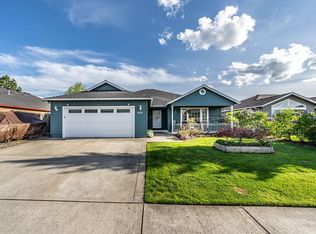 889 Win Way, Eagle Pt, OR 97524