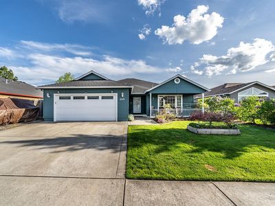 889 Win Way, Eagle Pt, OR, 97524