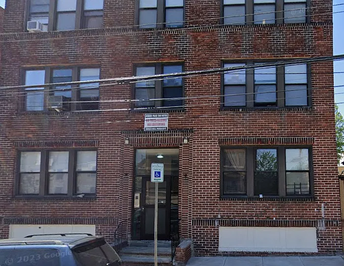 388 4th Ave W #C1