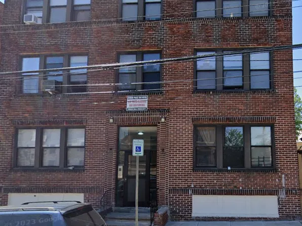 388 4th Ave W #C1, Newark, NJ 07107