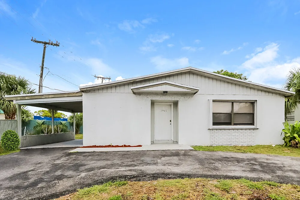 4 bed, 2.0 bath, 1314 sqft, $4,050 — Photo 1