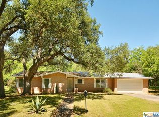 940 S Pecan Ave, Luling, TX 78648