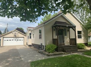 1406 S Palmetto Ave, Marshfield, WI 54449