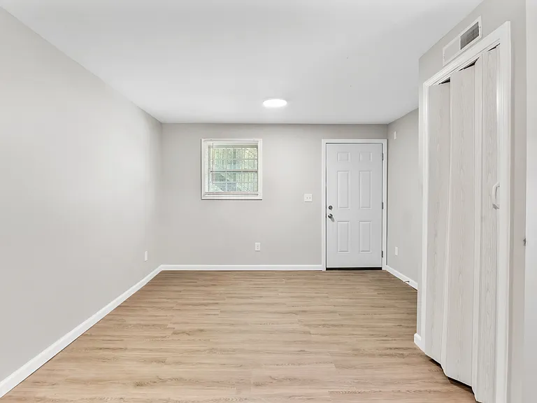 396 Rawson St SW — Photo 7