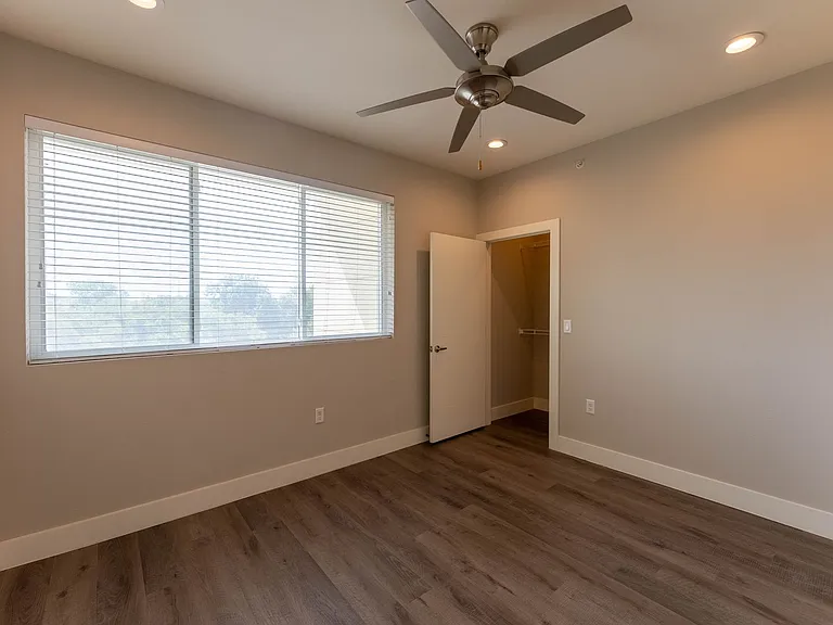 604 N Bluff Dr #127 — Photo 21